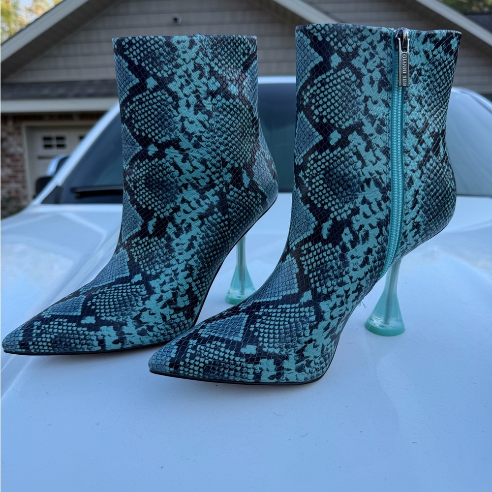 Gianni Bini Blue Snake-Print Pointed Ankle Booties - Picture 4 of 10